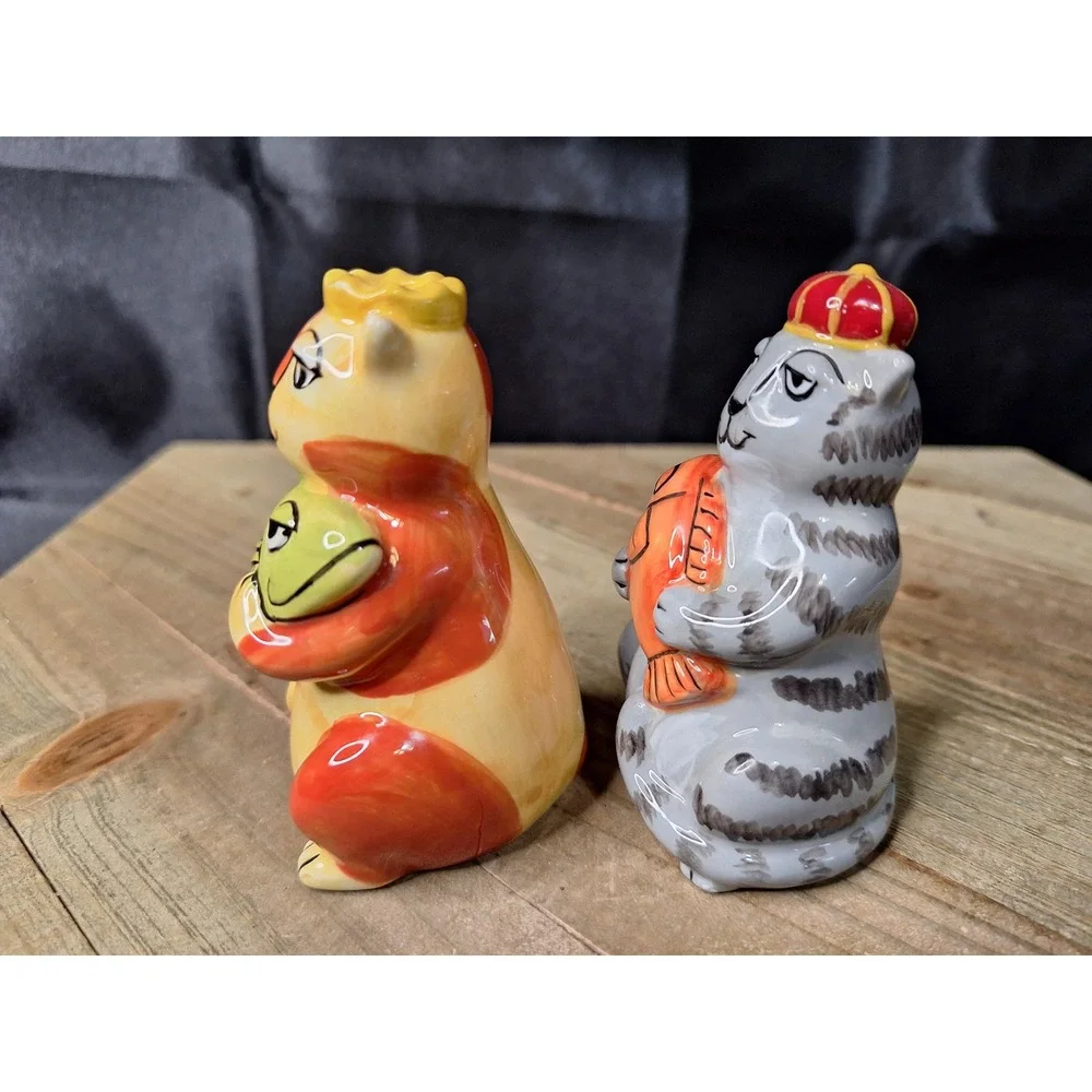 Vintage Ursula Dodge Ceramic Cat Salt and Pepper Shakers Set with Fish